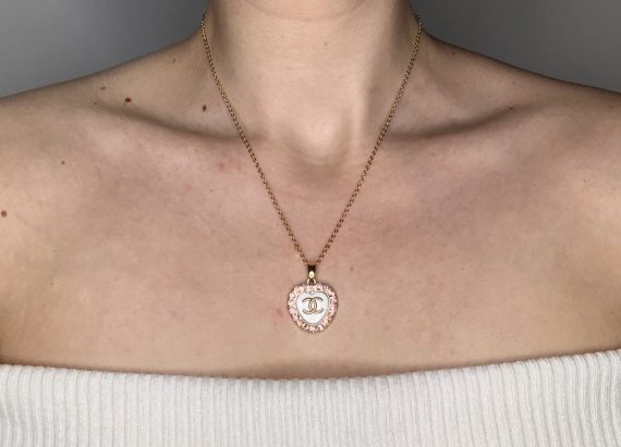 chanel pink heart necklace